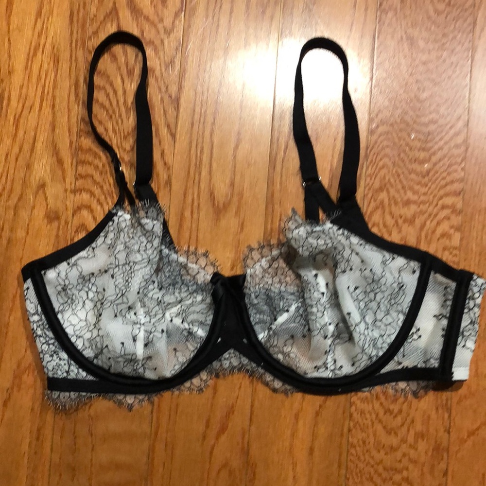 36D unlined Very Sexy Victoria’s Secret bra